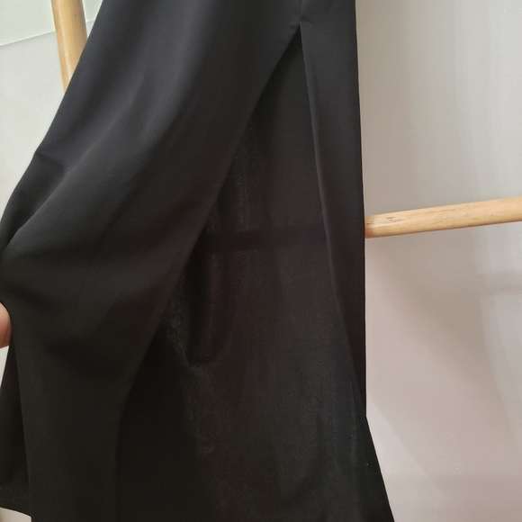 Backless dress by Pretty little thing - Picture 4 of 4